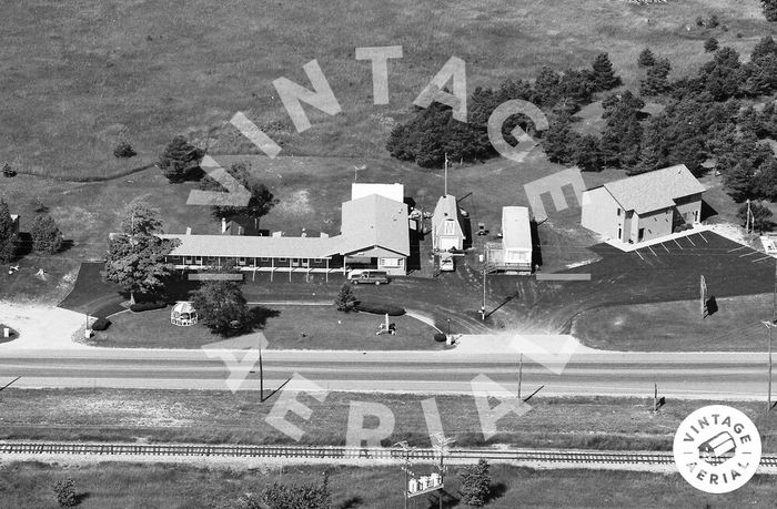 Pleasant Grove Motel (Mancelona Motel) - 1989 Aerial Photo (newer photo)